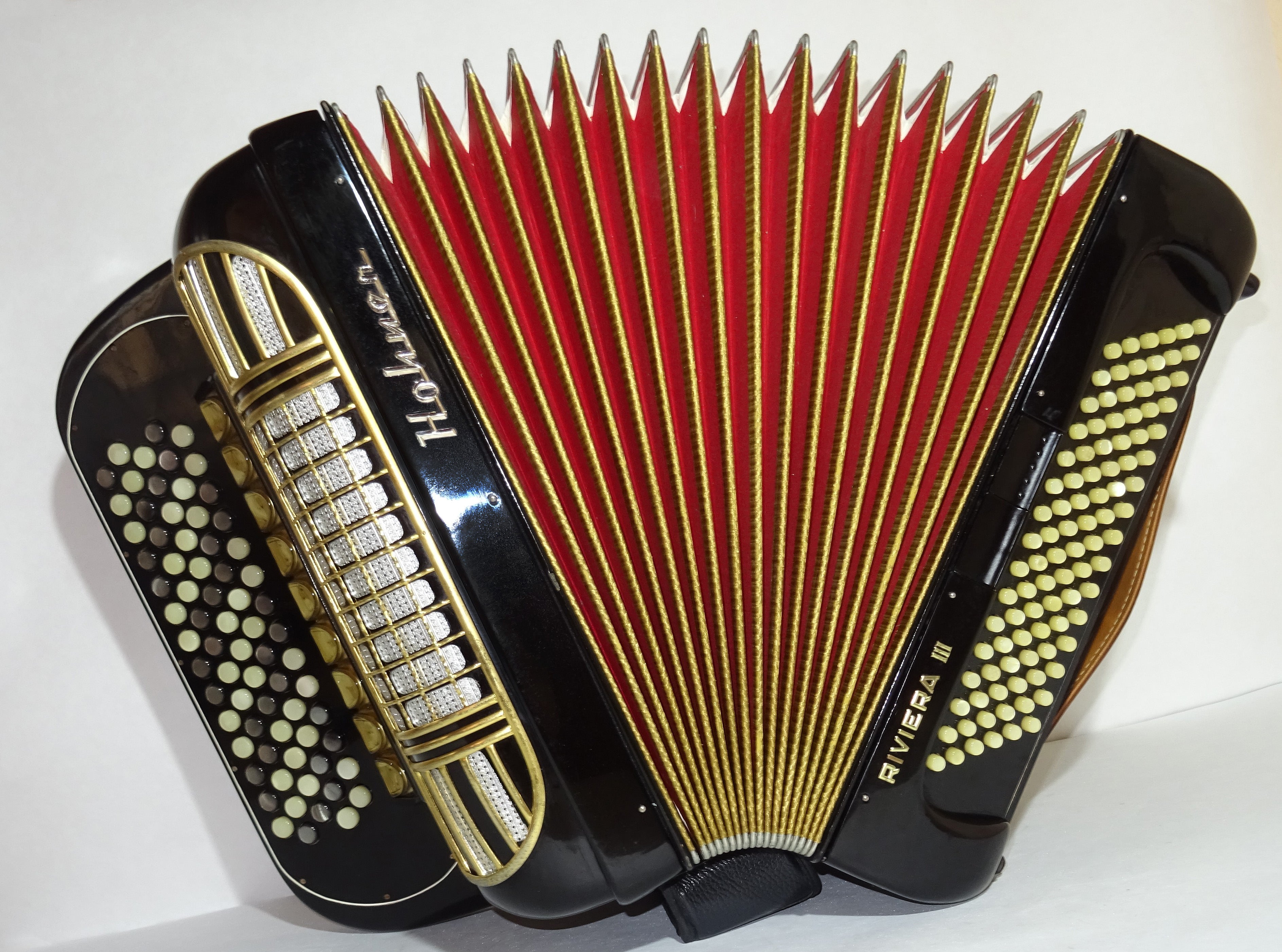 Hohner Riviera III Lightweight 5 Rows Button Accordion C Griff made in Germany, with New Straps