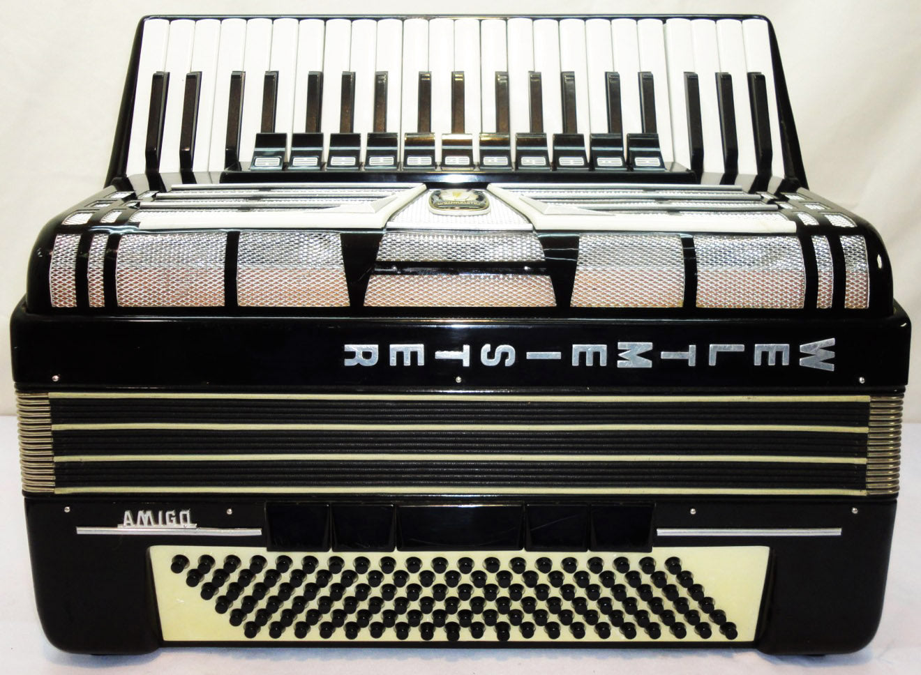 Weltmeister Amigo 120 Bass, 16 Registers, Bag & New Straps, German Accordion 806, Original, Excellent Accordian For Sale