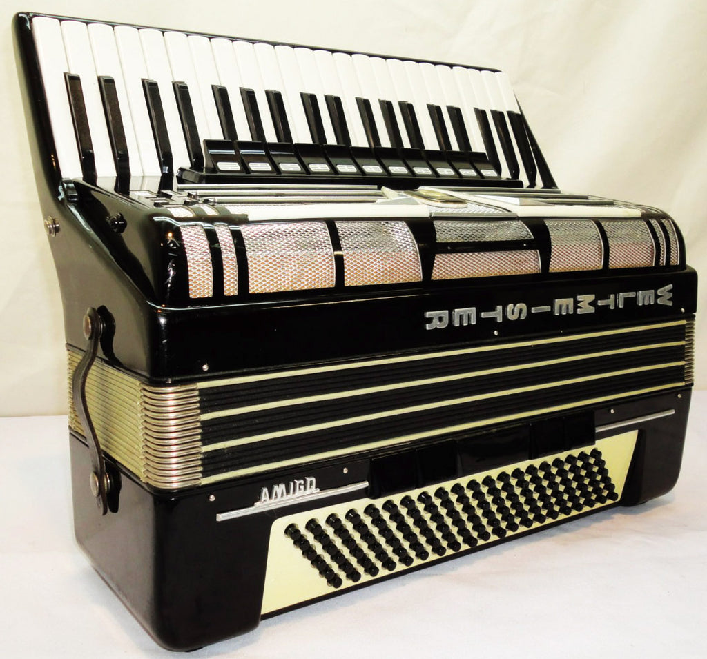 Weltmeister Amigo 120 Bass, 16 Registers, Bag & New Straps, German Accordion 806, Original, Excellent Accordian For Sale