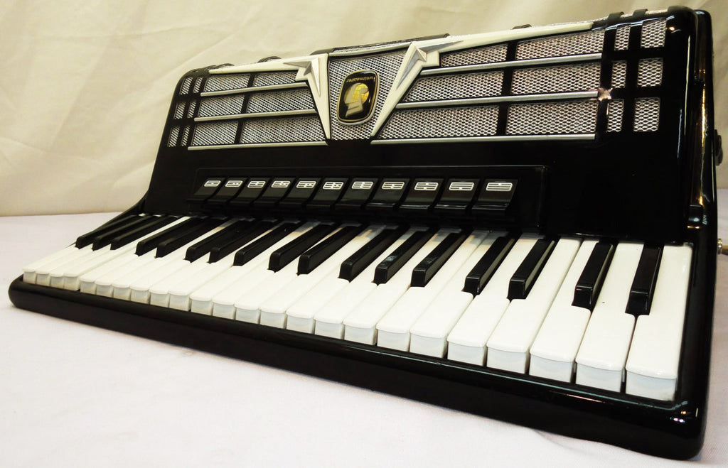 Weltmeister Amigo 120 Bass, 16 Registers, Bag & New Straps, German Accordion 806, Original, Excellent Accordian For Sale