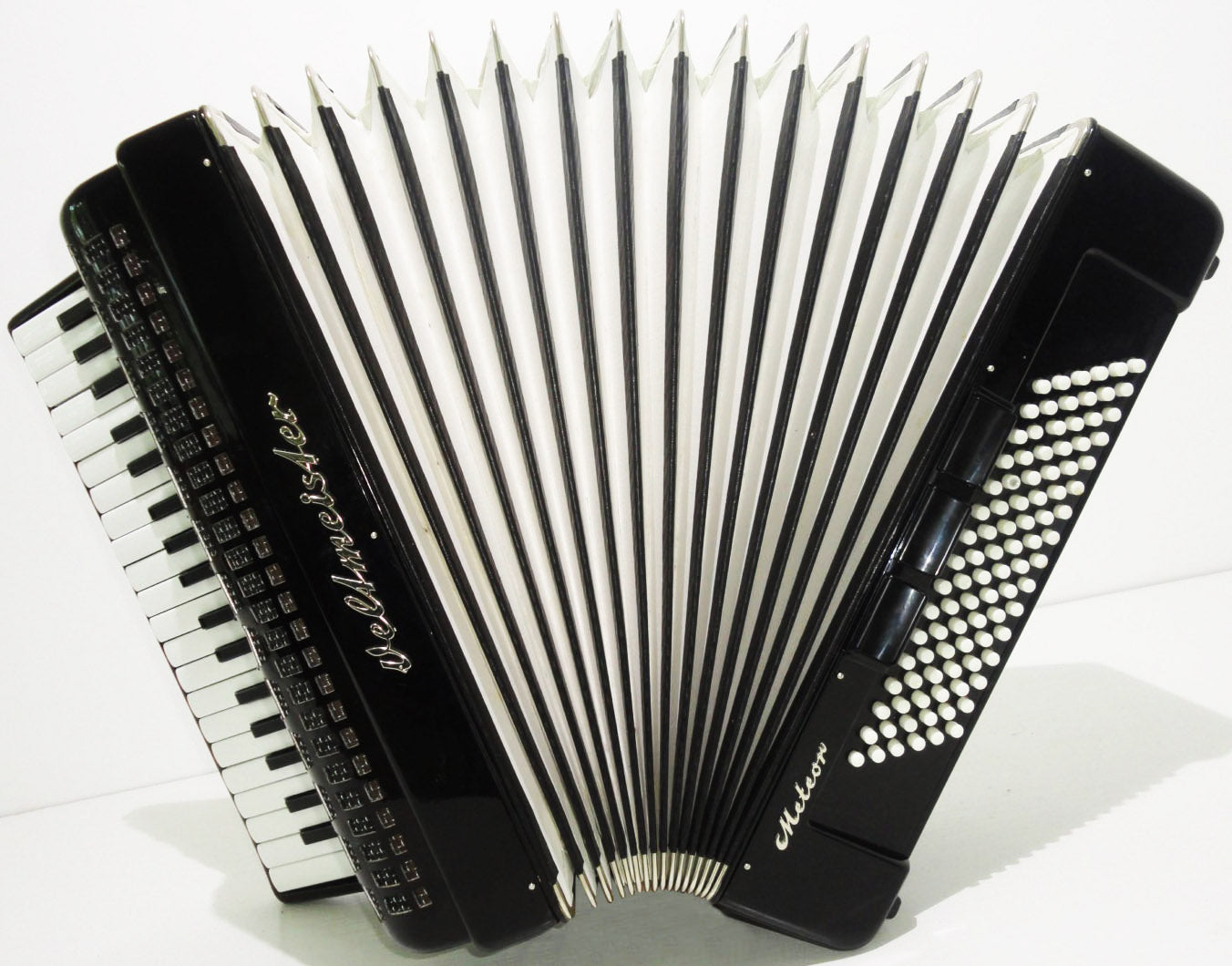 Weltmeister Meteor, Perfect Accordion 96 Bass, Germany, Case, Almost Unused! 903, Very Quality and Amazing sound