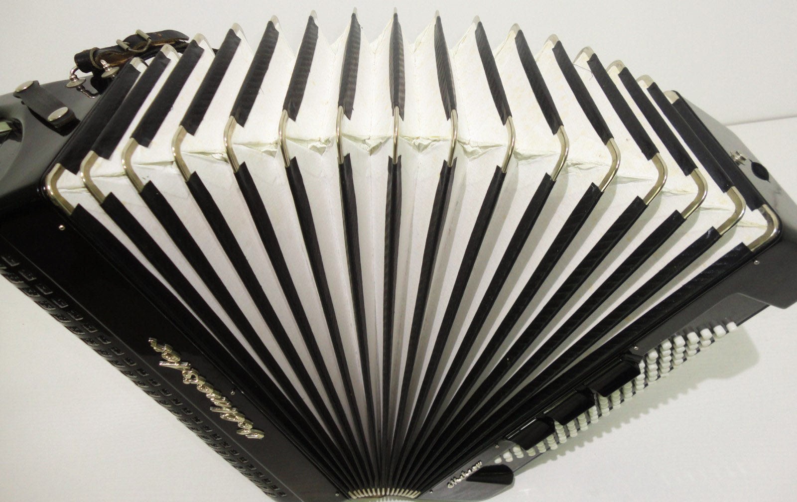 Weltmeister Meteor, Perfect Accordion 96 Bass, Germany, Case, Almost Unused! 903, Very Quality and Amazing sound