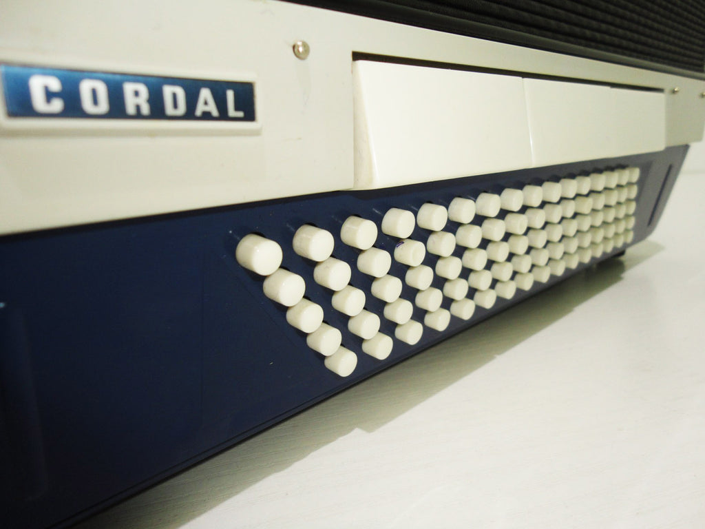 Close to New, Weltmeister Cordal, 80 Bass, German Piano Accordion + Case, 919, Amazing and Very Beautiful Sound