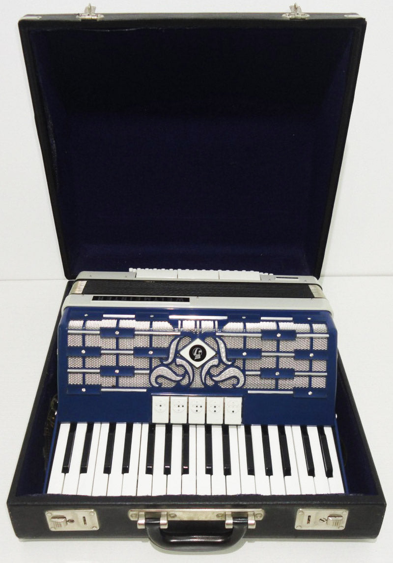Close to New, Weltmeister Cordal, 80 Bass, German Piano Accordion + Case, 919, Amazing and Very Beautiful Sound