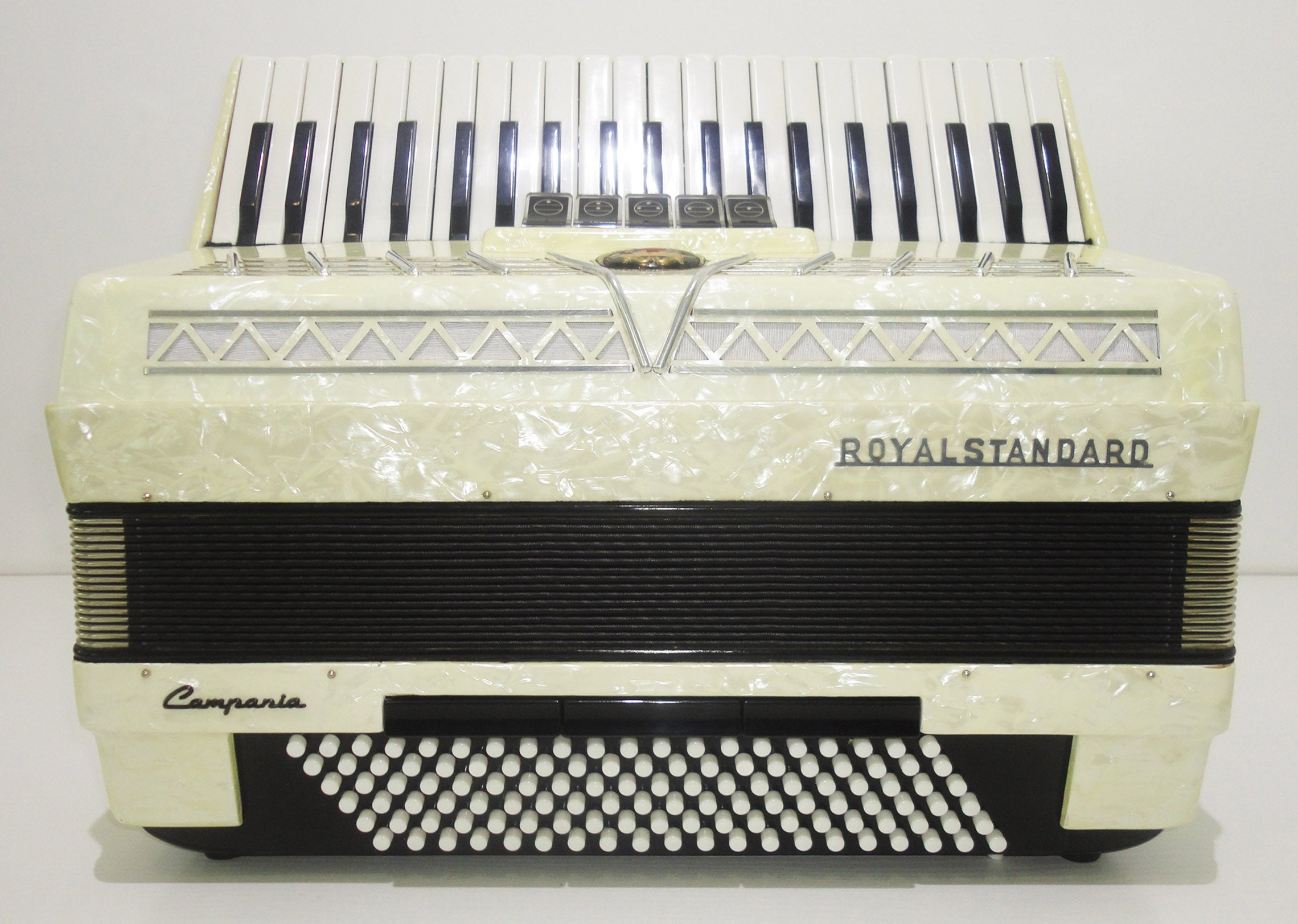 Royal Standard Campania 120 Bass, made in Germany, Amazing Accordion, Case, 1088, Very Beautiful and Quality Sound