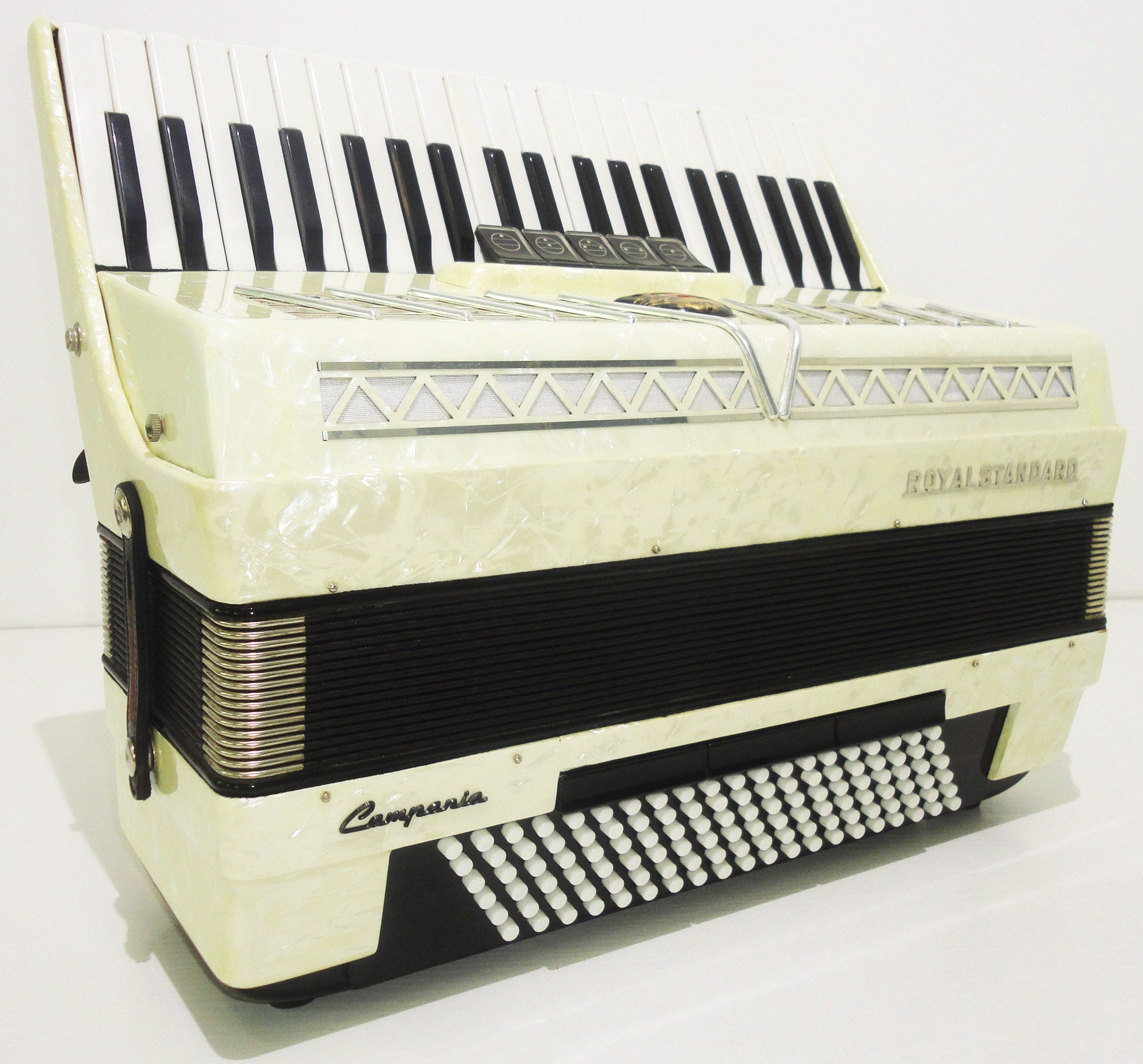 Royal Standard Campania 120 Bass, made in Germany, Amazing Accordion, Case, 1088, Very Beautiful and Quality Sound