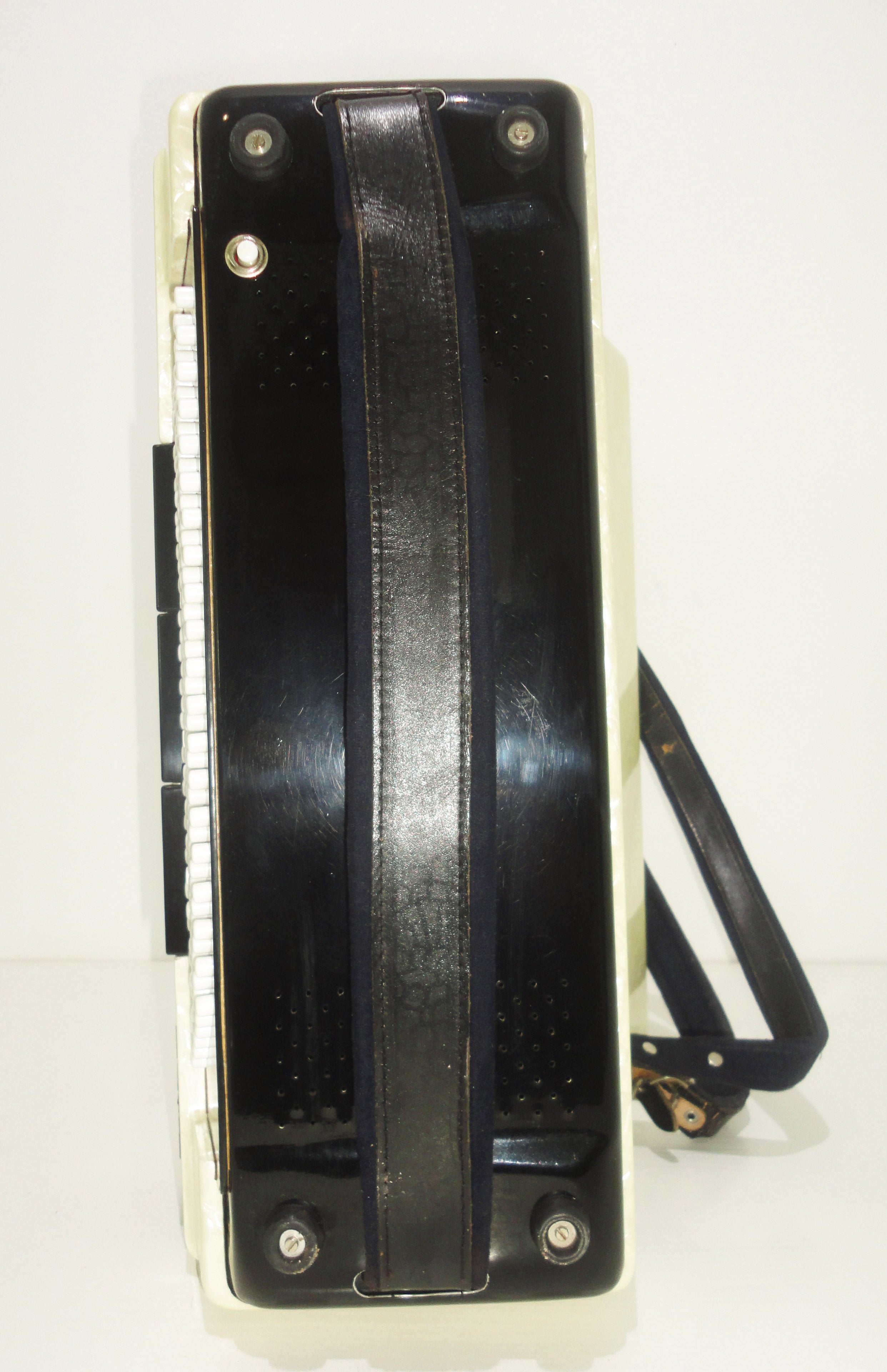 Royal Standard Campania 120 Bass, made in Germany, Amazing Accordion, Case, 1088, Very Beautiful and Quality Sound