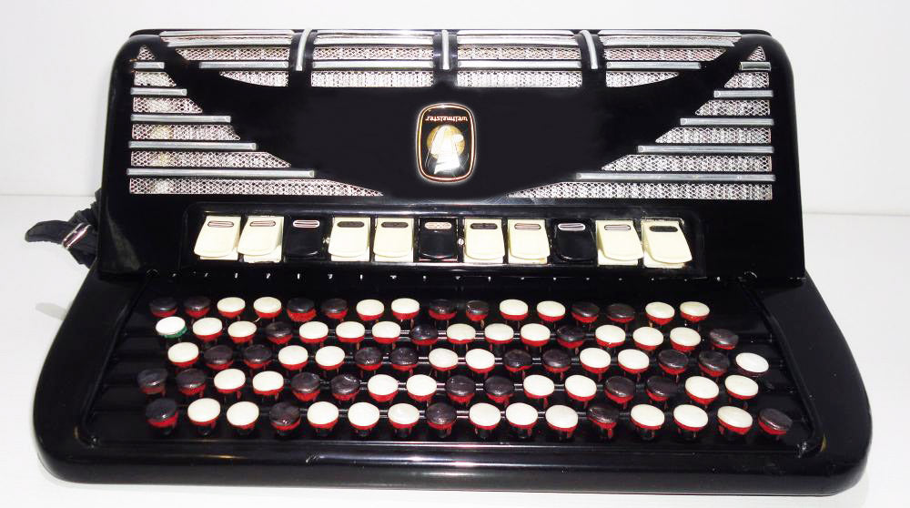 5 Row Weltmeister Musetta, German Button Accordion, Bayan, 120 Bass, Straps 1098, Great Concert, Chromatic Musical Instrument