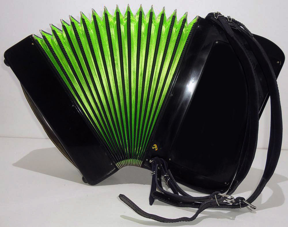 5 Row Weltmeister Musetta, German Button Accordion, Bayan, 120 Bass, Straps 1098, Great Concert, Chromatic Musical Instrument