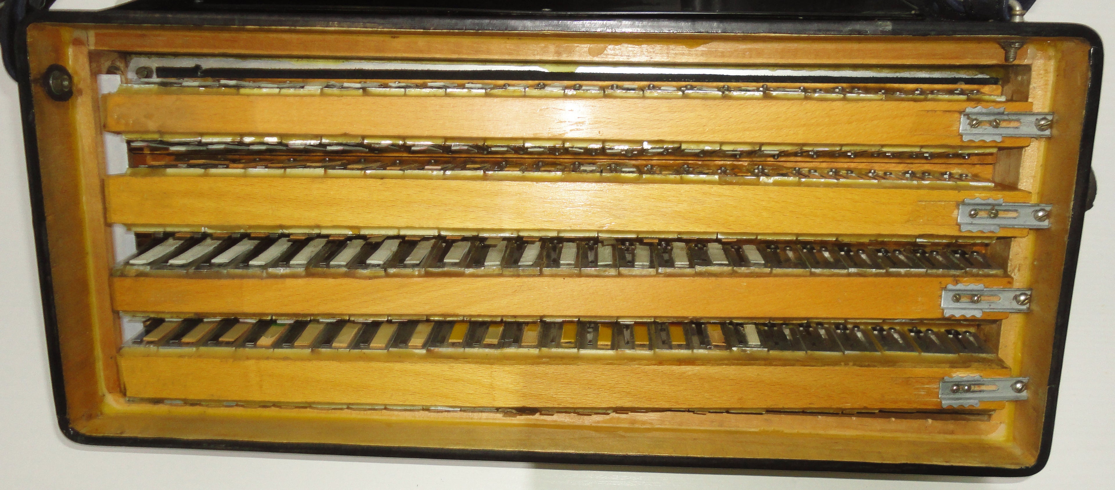 5 Row Weltmeister Musetta, German Button Accordion, Bayan, 120 Bass, Straps 1098, Great Concert, Chromatic Musical Instrument