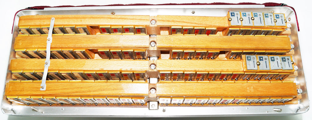 Nahezu NEU! Horch Superior 120 Bass Akkordeon, hergestellt in Deutschland, Koffer 1492, sehr schöner und kräftiger Klang!