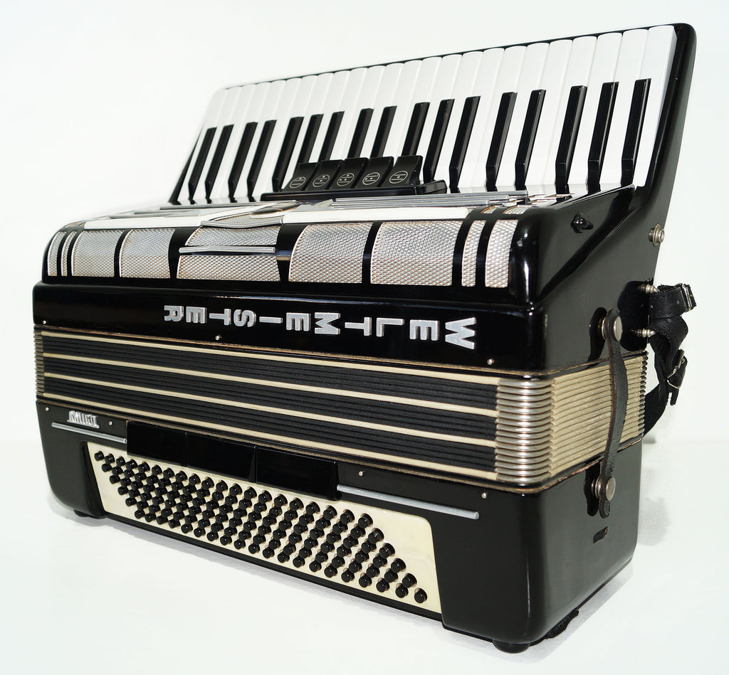 Weltmeister Amigo 120 Bass Made in Germany Piano Akkordeon, neue Riemen Koffer 1561, erstaunliches Original-Akkordeon, exzellenter Klang