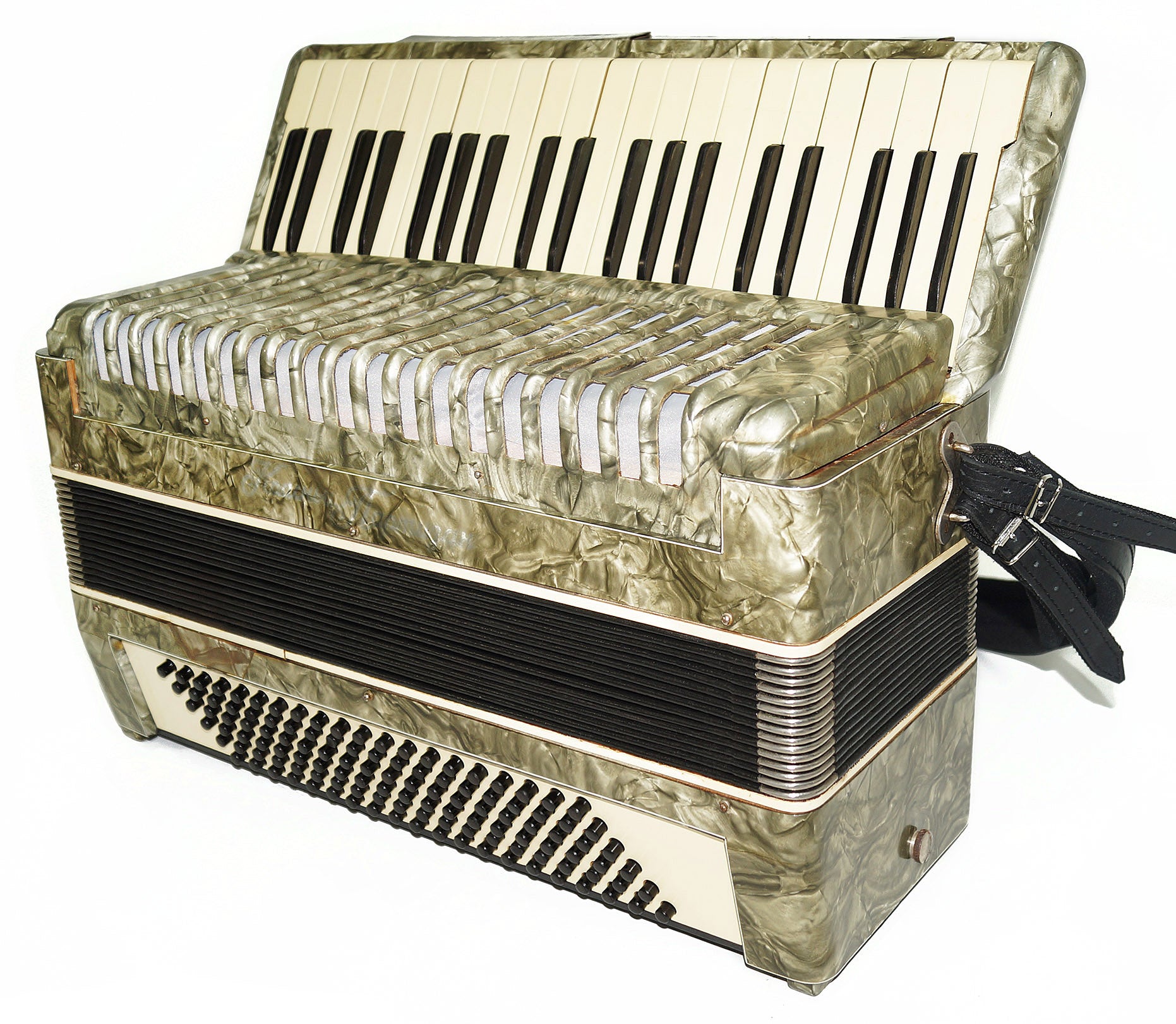 Vintage Piano Accordion Red Partisan, made in USSR, 120 Bass, New Straps 2034, Very Rich and Beautiful sound!
