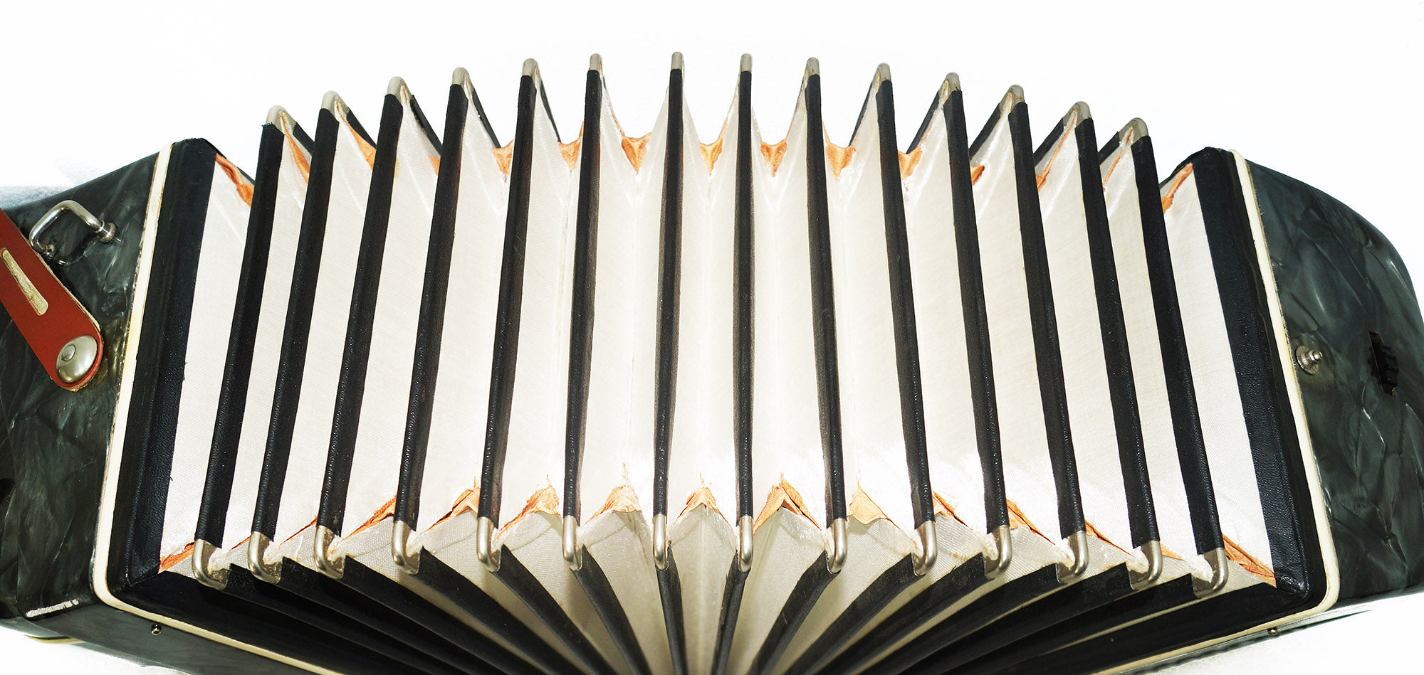 Original Russian Piano Accordion Volna 96 Bass, Straps 1969, Very Beautiful Keyboard Accordian! Excellent sound!