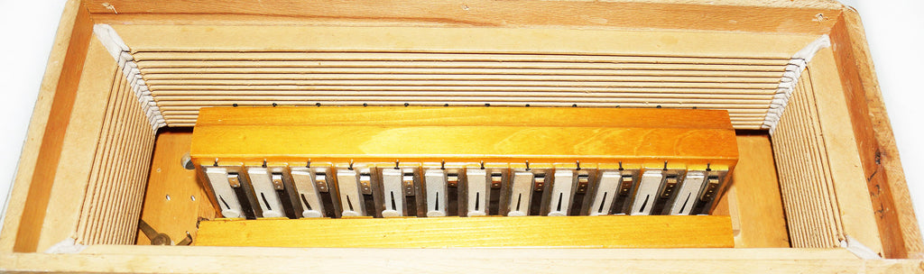 Original Piano Accordion Ariya 96 Bass Buttons, made in USSR, New Straps 1950, Very Beautiful Keyboard Accordian