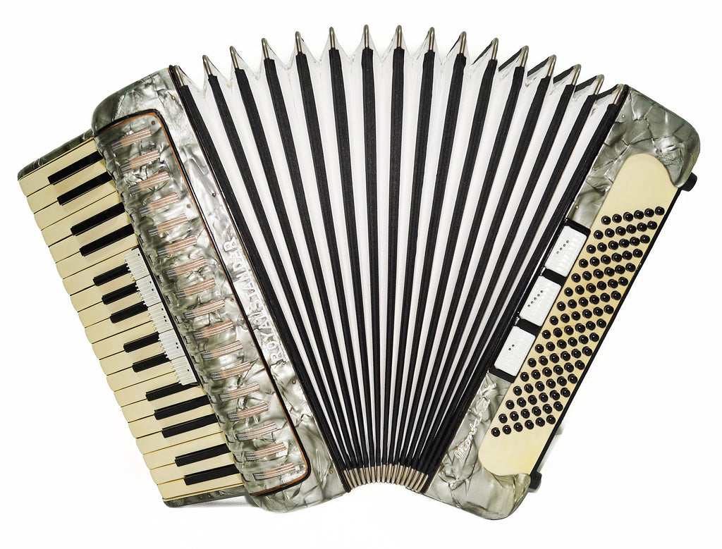 Vintage Royal Standard 96 Bass Piano Accordion made in Germany New Straps 1992, Amazing sound, High Quality Accordian.