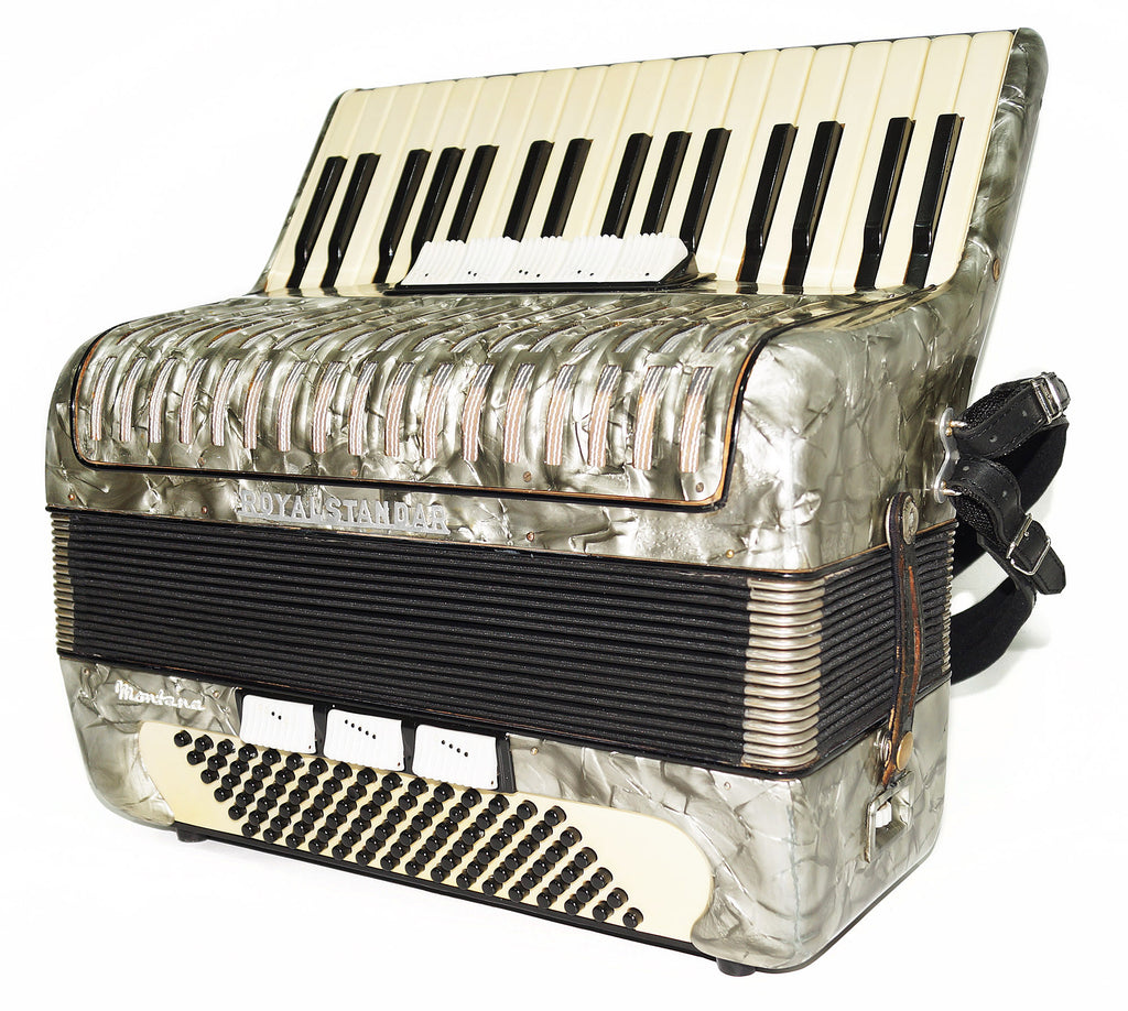 Vintage Royal Standard 96 Bass Piano Accordion made in Germany New Straps 1992, Amazing sound, High Quality Accordian.