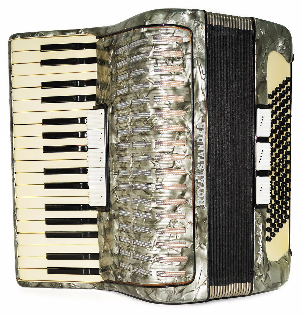 Vintage Royal Standard 96 Bass Piano Accordion made in Germany New Straps 1992, Amazing sound, High Quality Accordian.