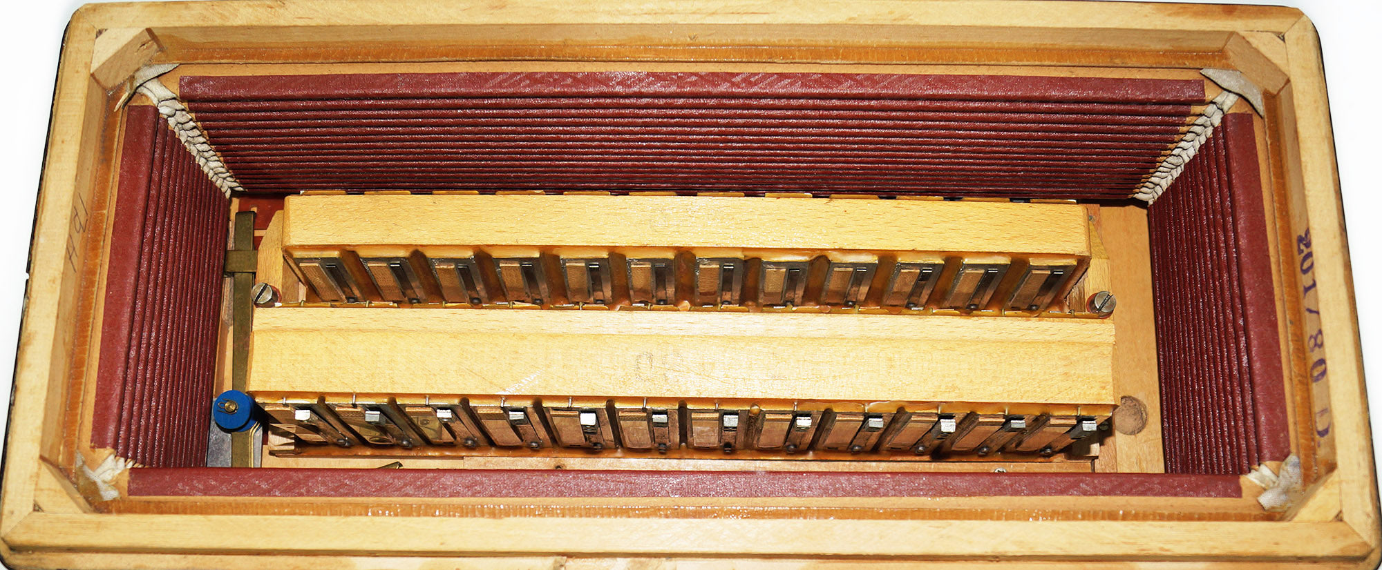 Vintage Royal Standard 96 Bass Piano Accordion made in Germany New Straps 1992, Amazing sound, High Quality Accordian.