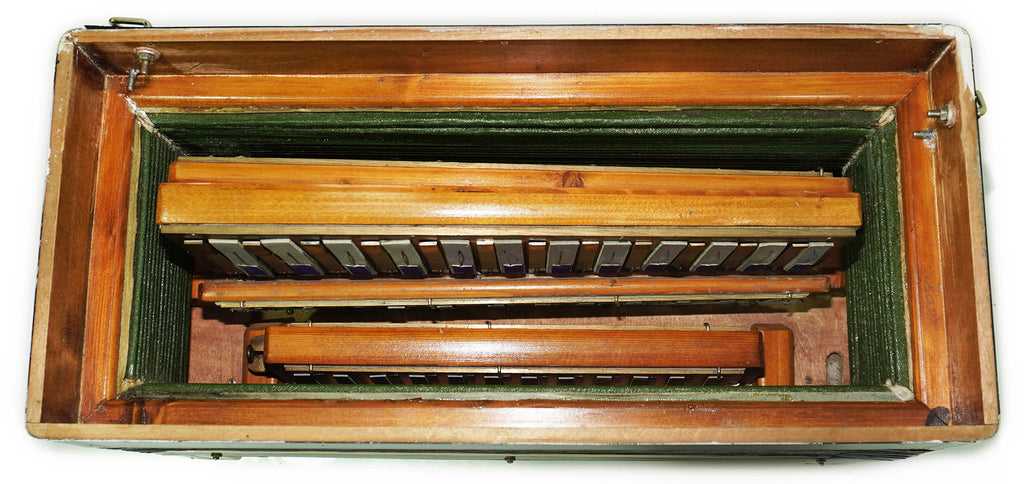 Great Vintage Bayan Button Accordion Solid Reeds Copper Voices 2212, New Straps, Amazing Professional Musical Instrument, Charismatic Sound!