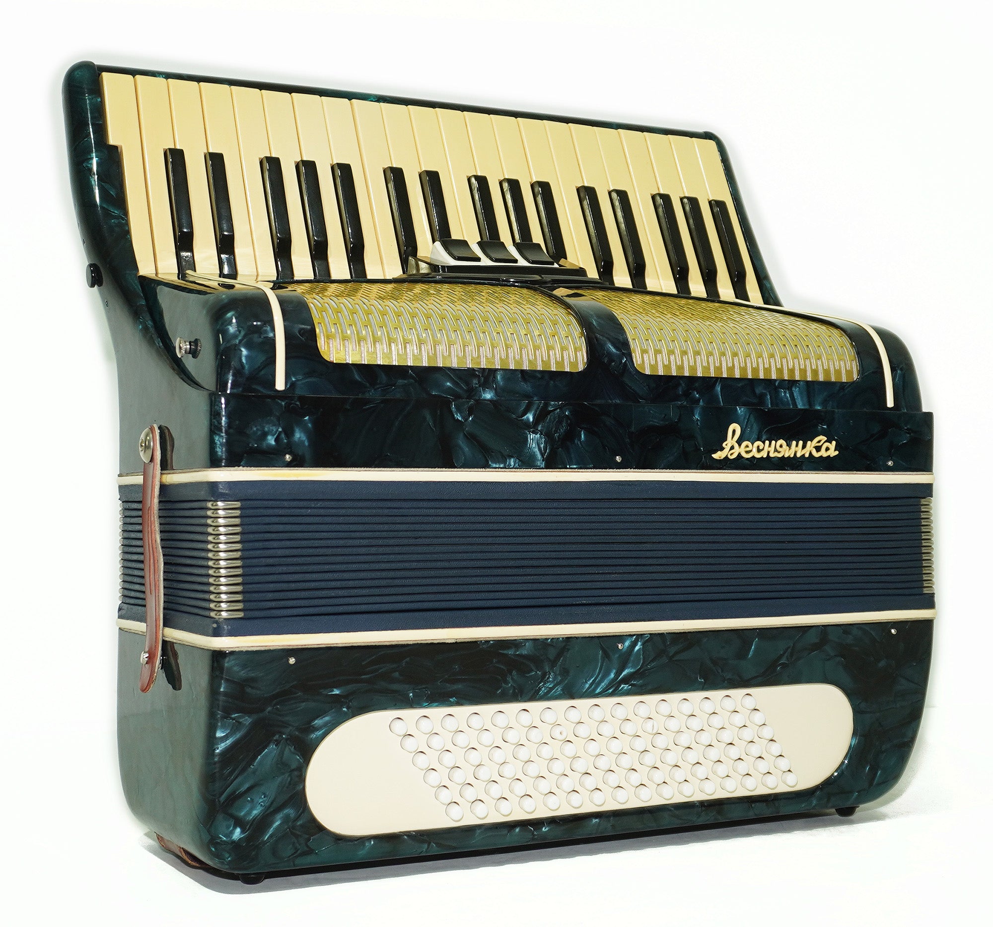 Folk Piano Accordion Vesnyanka made in Ukraine 96 Bass Buttons, New Straps, 2273, Keyboard Accordian, Wonderful Rich sound.