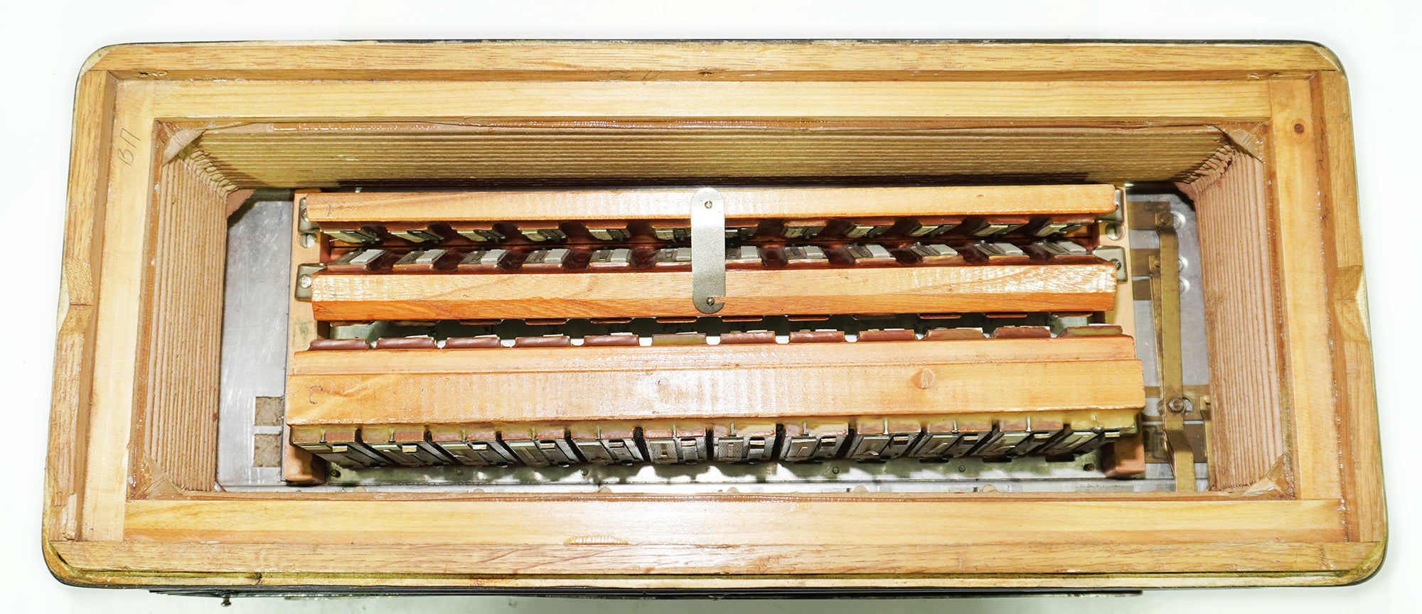 Lignatone Aida III Full Size Piano Accordion, made in Czechoslovakia, New Straps Case, 2350, Keyboard Accordion Instrument, Rich Beautiful sound.