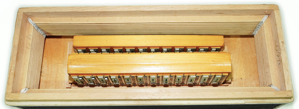 Ukraine Pianoakkordeon 120 Bässe, Almaz Vintage Tastenakkordeon gestimmt, neue Gurte, 2679