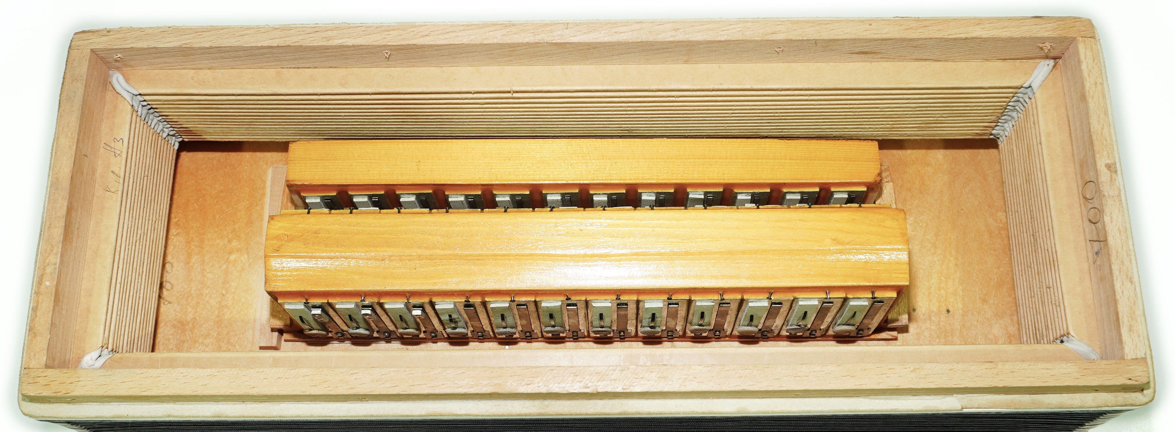 Ukraine Pianoakkordeon 120 Bässe, Almaz Vintage Tastenakkordeon gestimmt, neue Gurte, 2679