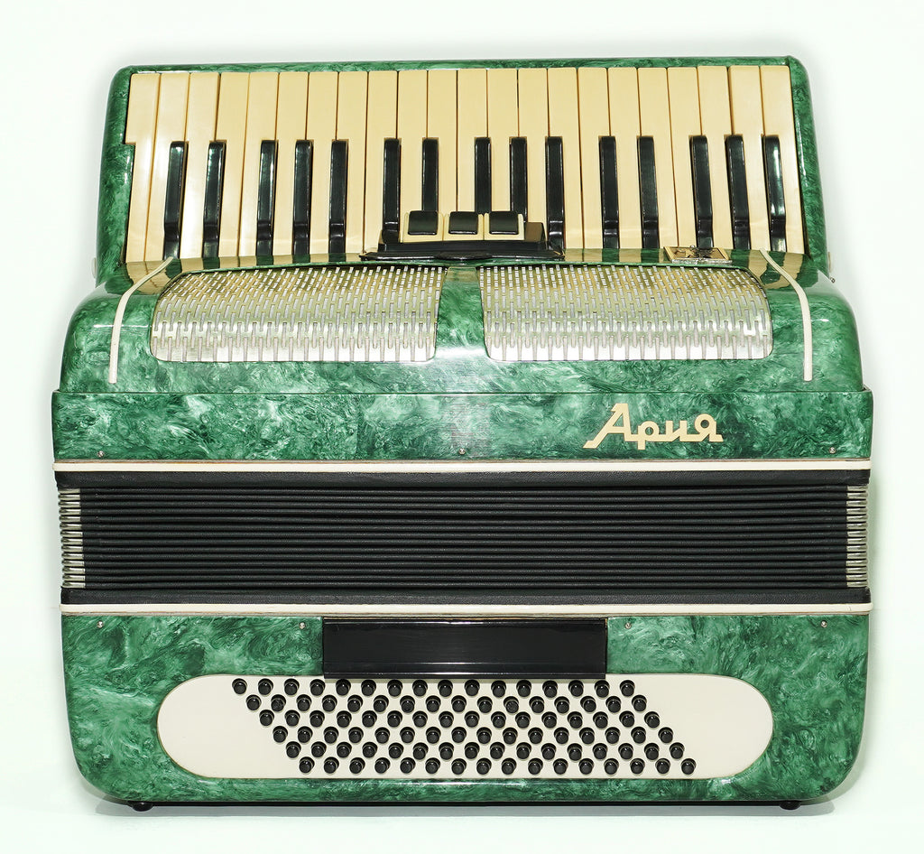 Piano Accordion Ariya 96 Bass Buttons Original Keyboard Accordian, New Straps 2527, Wonderful sound!