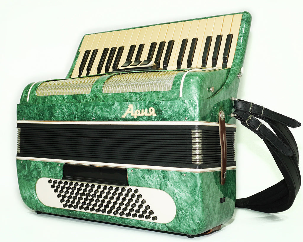 Piano Accordion Ariya 96 Bass Buttons Original Keyboard Accordian, New Straps 2527, Wonderful sound!