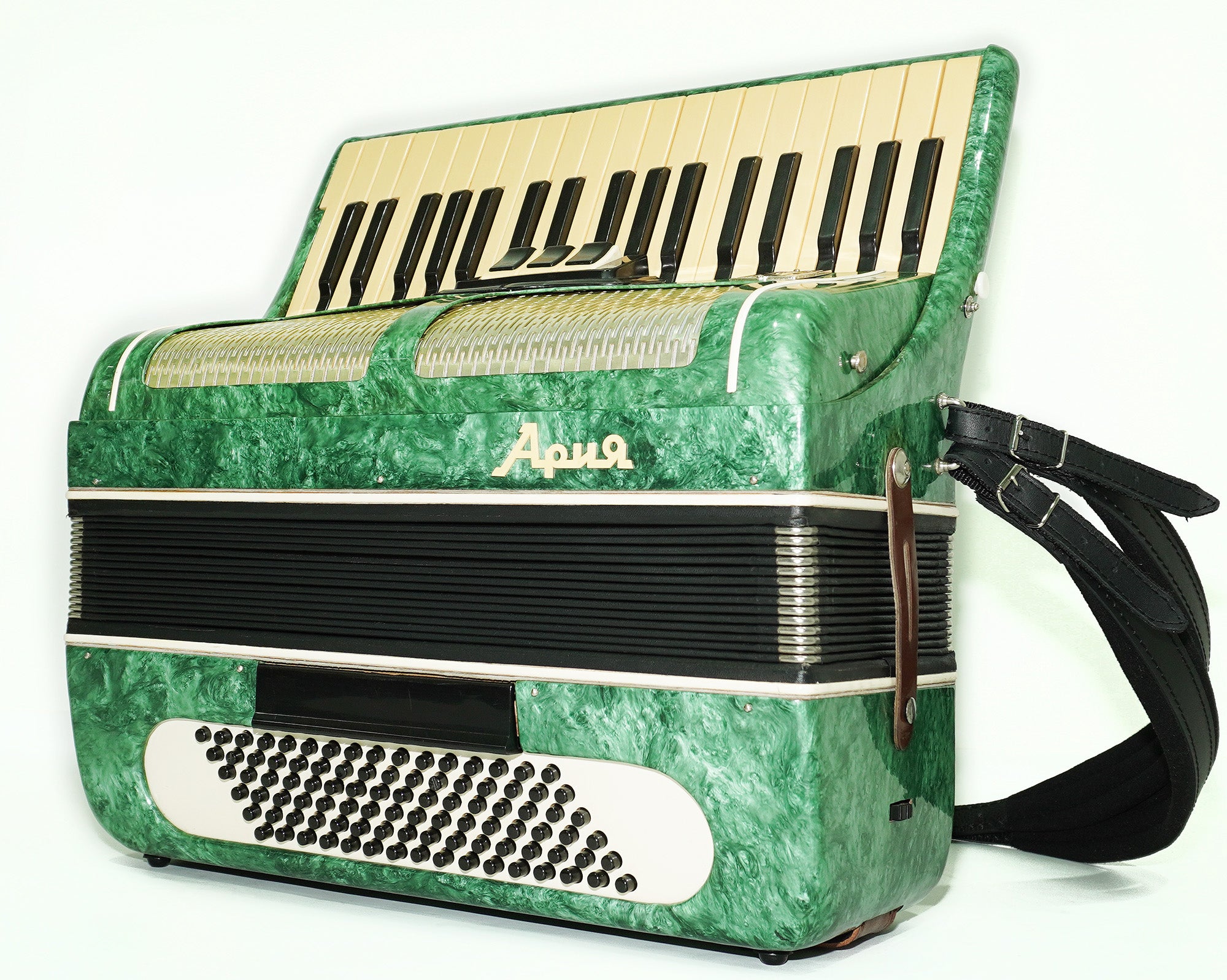 Piano Accordion Ariya 96 Bass Buttons Original Keyboard Accordian, New Straps 2527, Wonderful sound!