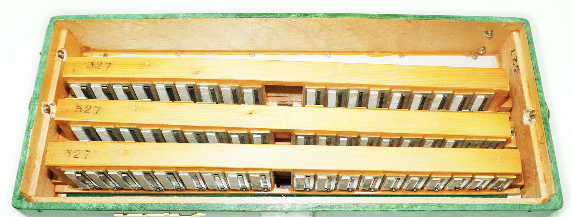 Piano Accordion Ariya 96 Bass Buttons Original Keyboard Accordian, New Straps 2527, Wonderful sound!