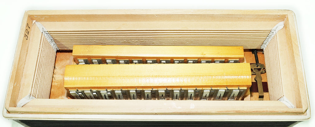 Piano Accordion Ariya 96 Bass Buttons Original Keyboard Accordian, New Straps 2527, Wonderful sound!