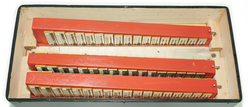 Bajan Tembr, Ukraine Knopfakkordeon, 100 Bassknöpfe, neue Riemen, Concertina Stradella B-System, sowjetische Mundharmonika gestimmt, 2658