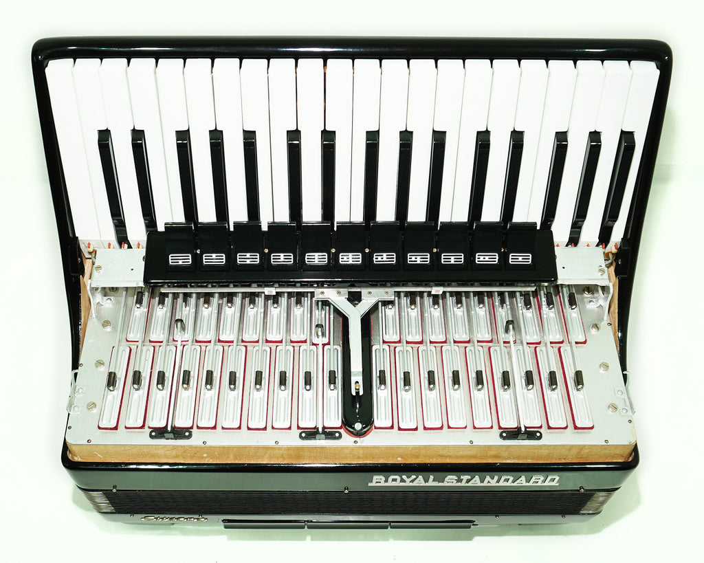 Almost Unused Royal Standard Silvana Piano Accordion 96 bass made in Germany, Concert Akkordeon for Musicians, with New Straps and Hard Case, 2506