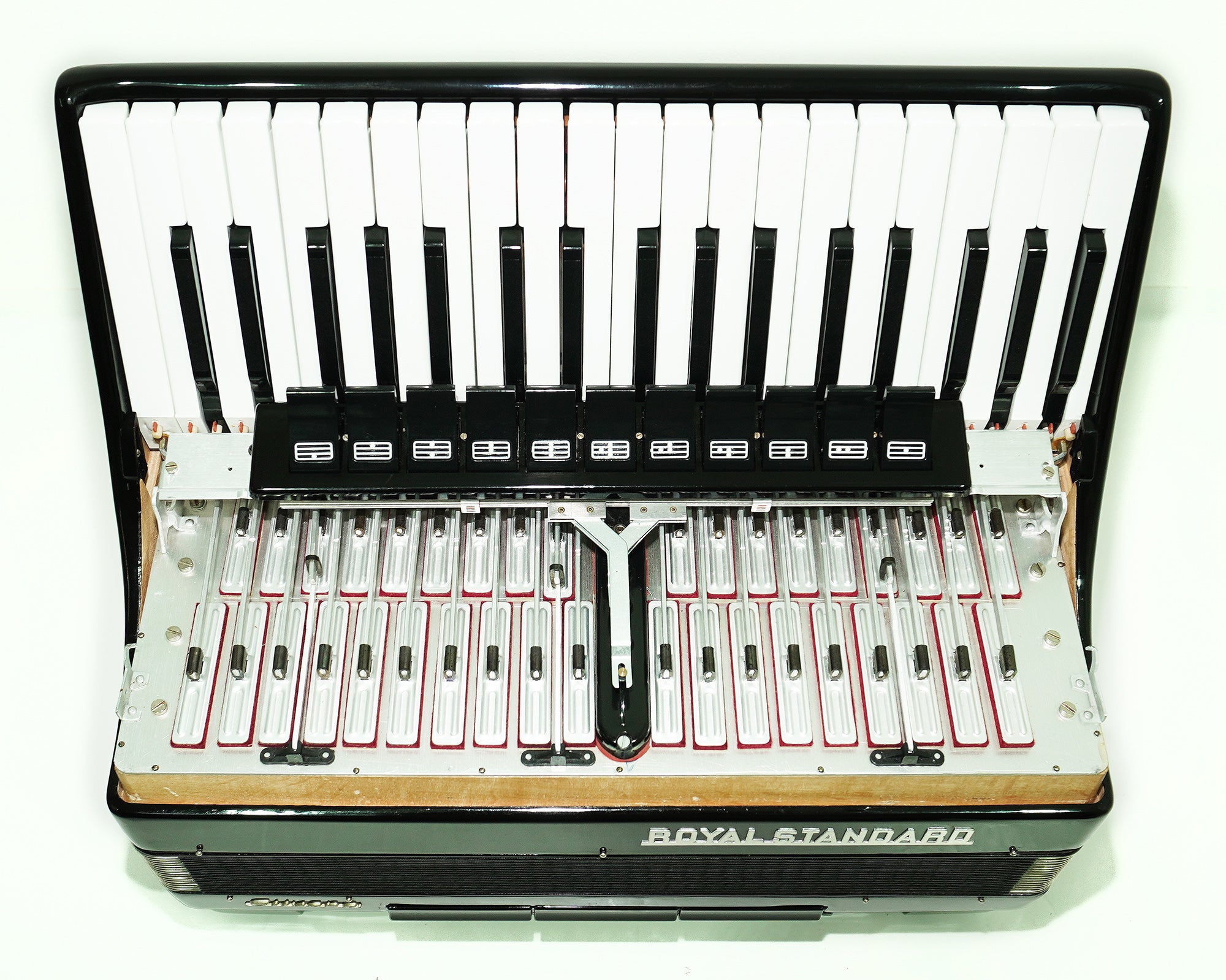 Almost Unused Royal Standard Silvana Piano Accordion 96 bass made in Germany, Concert Akkordeon for Musicians, with New Straps and Hard Case, 2506