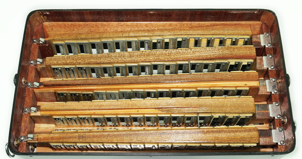 Hohner Ouverture V Diatonic Accordion, Original German Button Accordion Garmon, Luxury Harmonika Squeezebox Akkordeon, with Straps and Case, 2543