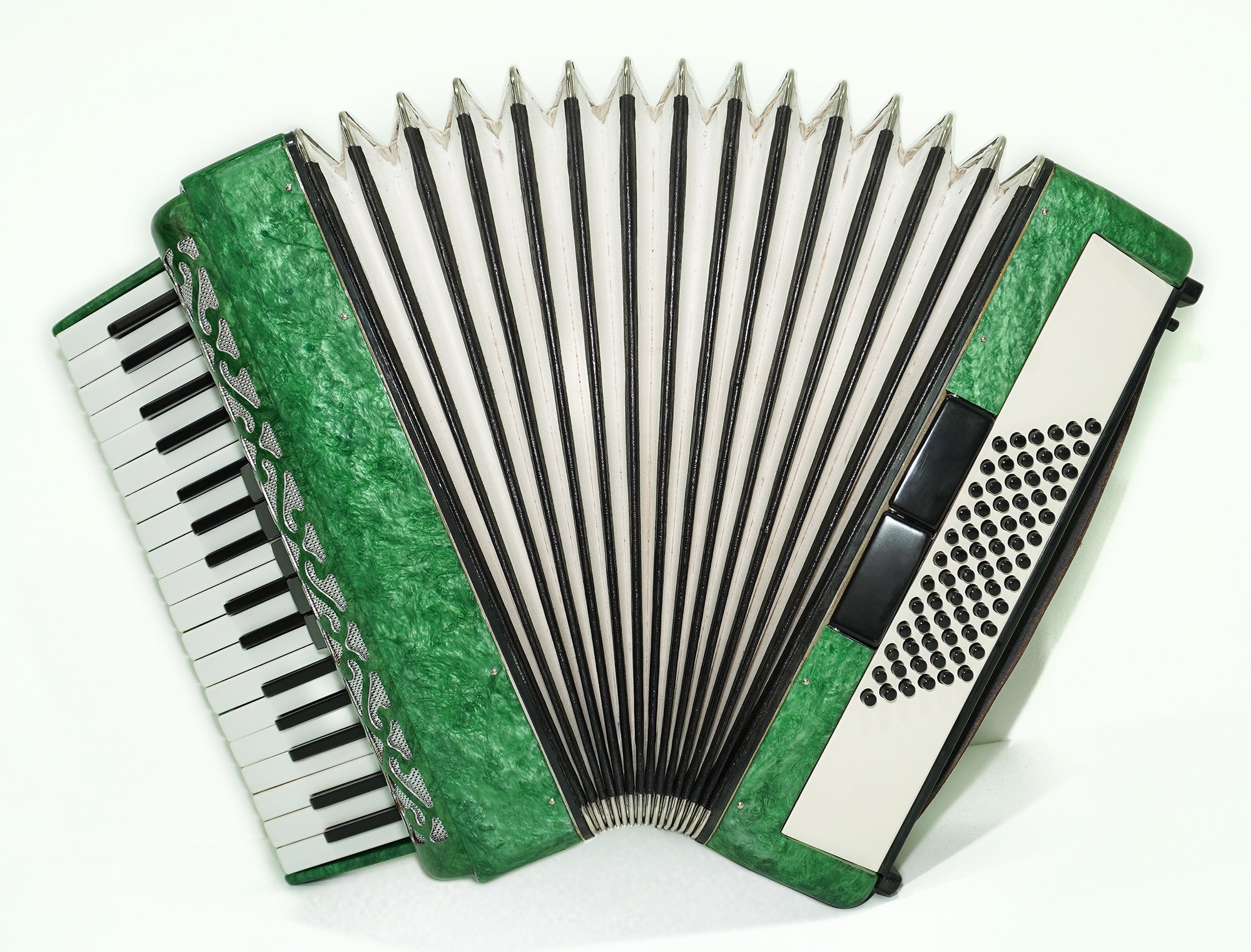 Russian Accordion 72 Bass Buttons, Original Keyboard Piano Accordian Musical Instrument, New Straps, Wonderful sound, Harmonica in Tune, 2551