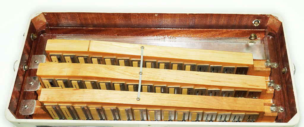 Crucianelli 5 Row Lightweight Button Accordion 80 Bass, C System, made in Italy, Rare Original Musical Instrument, Small Accordeone de Botones, 2554