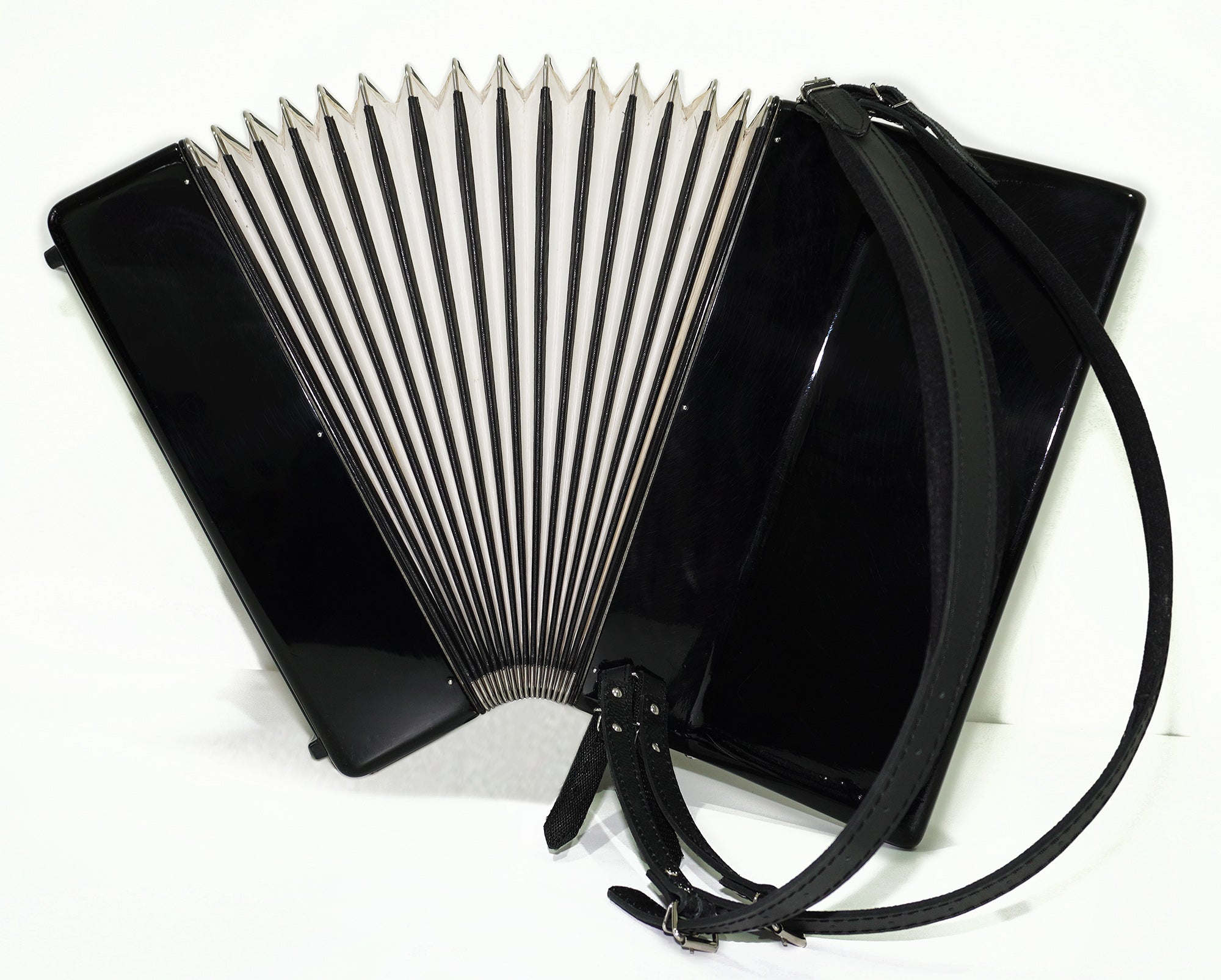 Weltmeister Stella Accordion 80 Bass made in Germany, New Straps and Soft Case for Gift, Vintage Keyboard Piano Accordian Musical Instrument, 2559