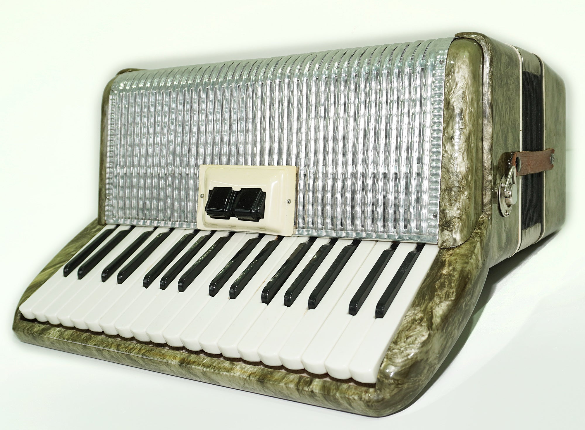 Ukraine Piano Accordion 80 Bass Buttons, New Straps, Lightweight Keyboard Accordian, Folk Musical Instrument, Wonderful sound, 2593