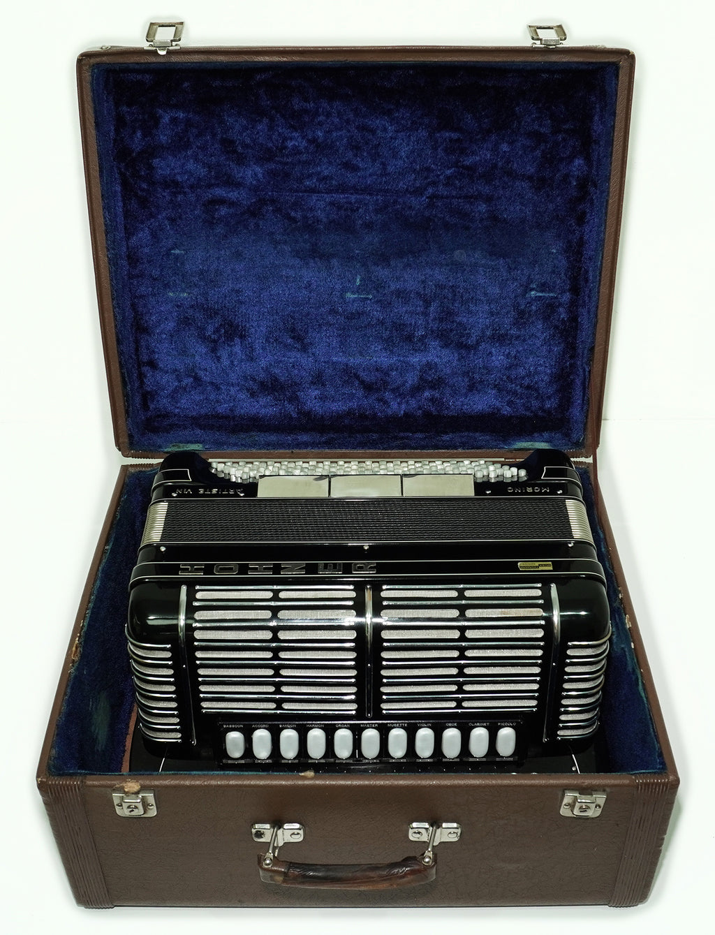 Hohner Morino Artiste VI N Button Accordion 120 Bass, C Griff, made in Germany, Straps and Hard Case, 5 Rows Fisarmonica Knopfakkordeon, 2573