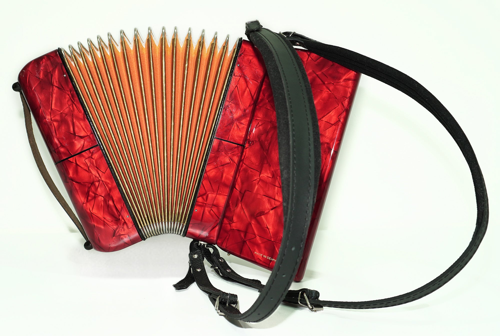 Hohner Student IVM Lightweight Piano Accordion 32 Bass, German Original Akkordeon Musical Instrument for Beginners Kids, New Straps, 2600