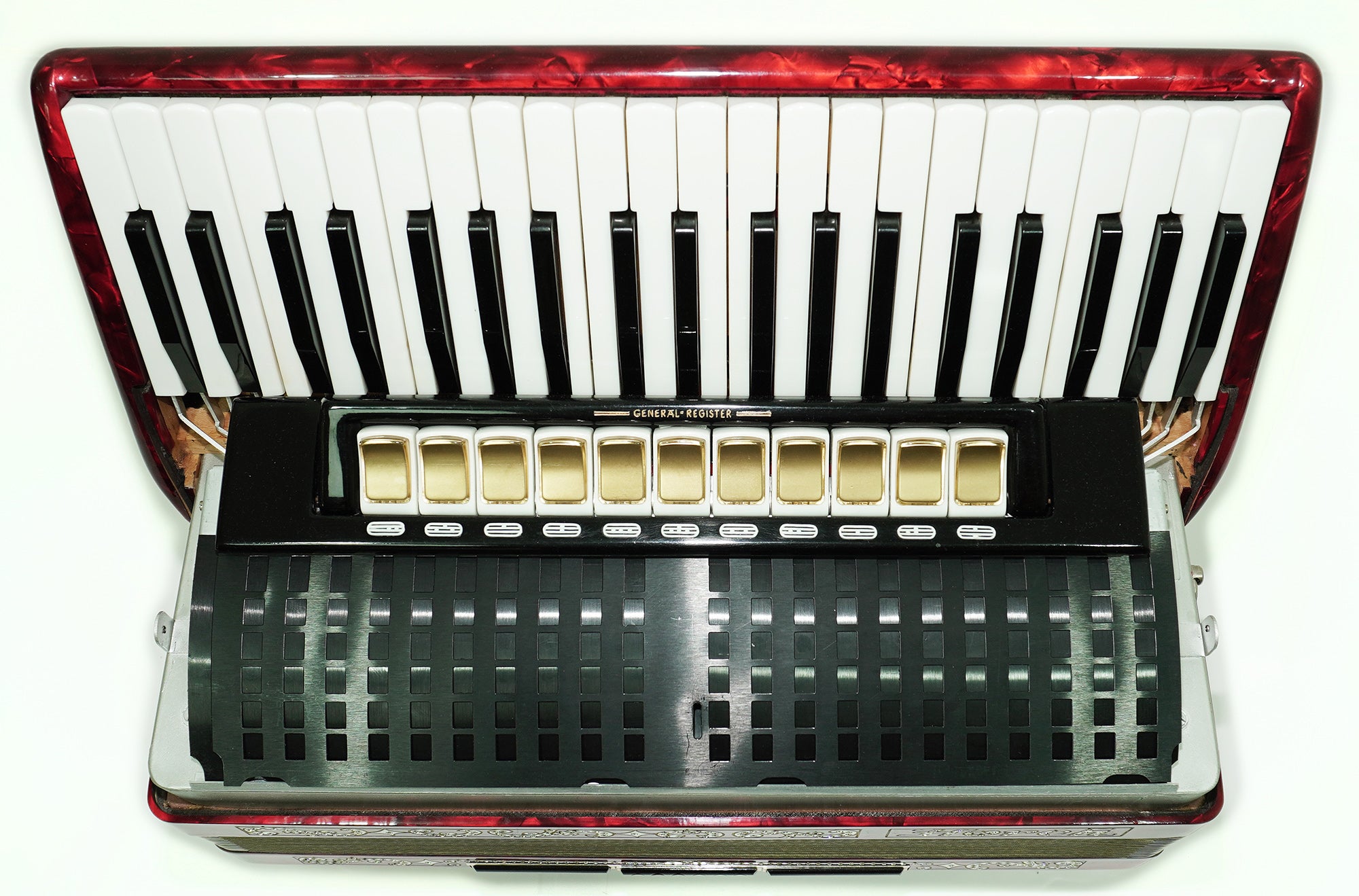Horch Deluxe Full Size Piano Accordion 120 Bass, made in Germany, New Straps and Hard Case, Powerful Sound! Musical Instrument for Adults! 2606