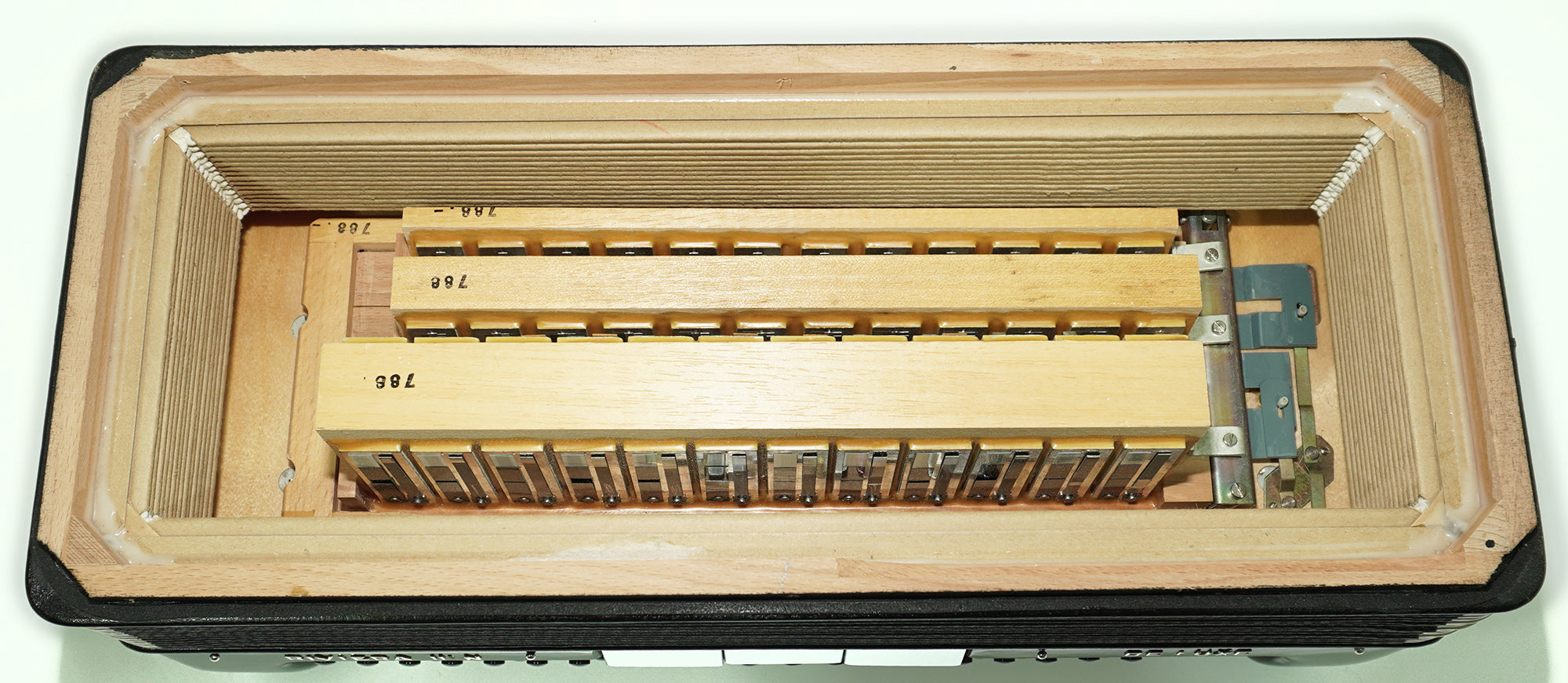 Hohner Riviera III N De Luxe 5 Row Button Accordion 120 Bass made in Germany, New Straps, Accordeone de Botones, 2615