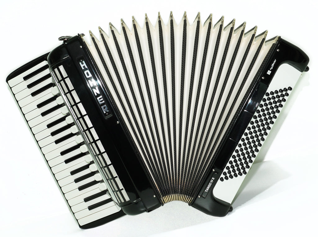 Hohner Tango IV S Vintage Piano Akkordeon Made in Germany, Akkordeon mit Original Qualitätsklaviatur, inkl. Riemen und Hartschalenkoffer, Erstaunlicher Klang! 2639