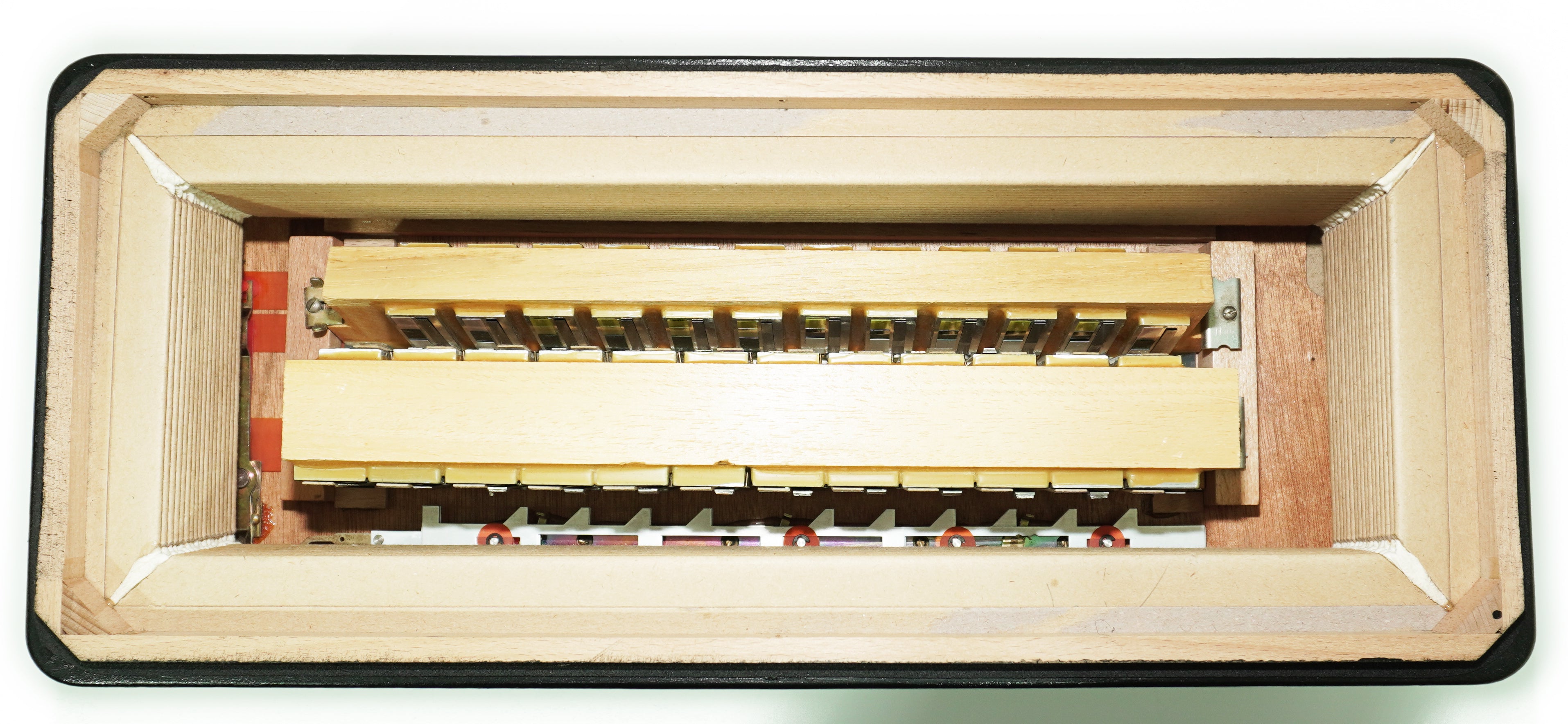Hohner Tango IV S Vintage Piano Akkordeon Made in Germany, Akkordeon mit Original Qualitätsklaviatur, inkl. Riemen und Hartschalenkoffer, Erstaunlicher Klang! 2639