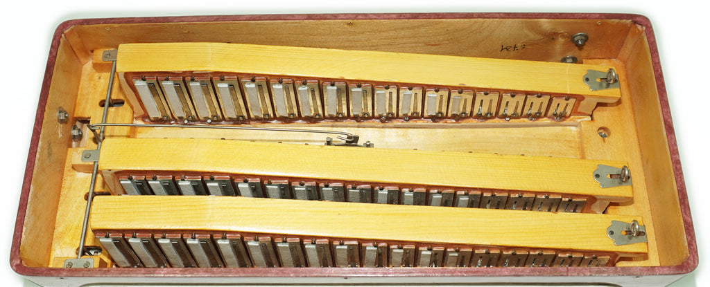 Russischer Bajan Melodiya Kirow, Vintage chromatisches Knopfakkordeon, hergestellt in der UdSSR, neue Riemen und weiche Tasche, voller und schöner Klang, 2640
