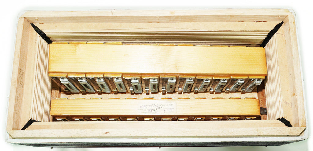 Chromatic Button Accordion 100 Bass 3 Row Bayan Lightweight, Stradella B System, with New Straps, 2656