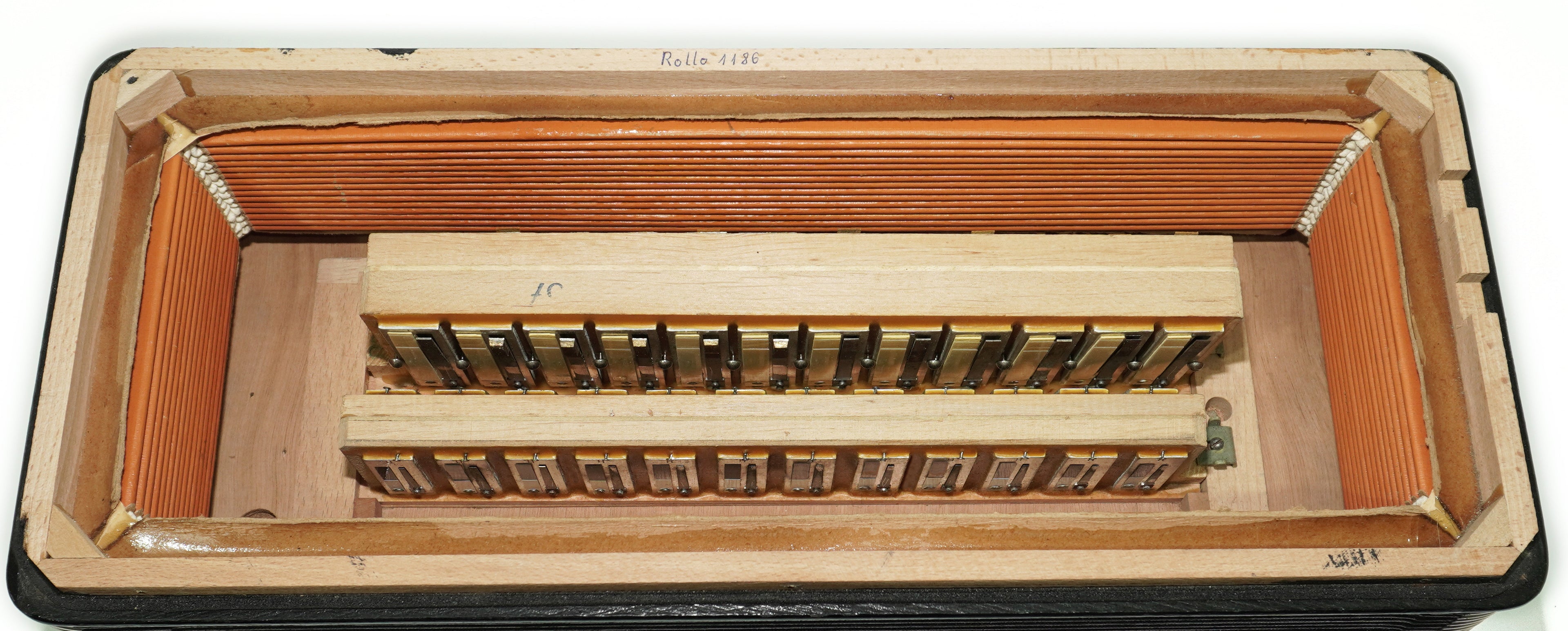 Hohner Tango IM Vintage-Pianoakkordeon, 96 Bässe, hergestellt in Deutschland, leichtgewichtiges Original-Tastaturakkordeon, mit neuen Gurten, 2662